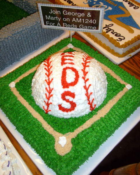 2008 cake auction 005