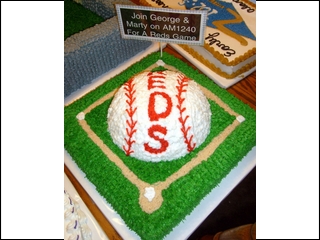 2008 cake auction 005