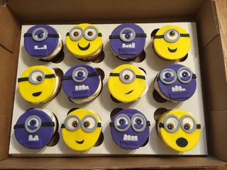 Minion cupcakes