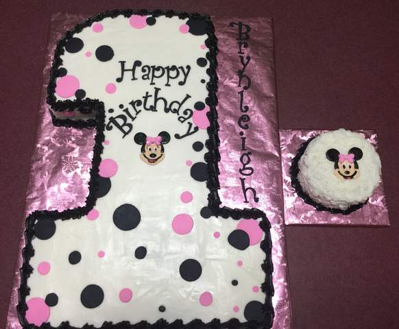 Minnie 1 with smash cake