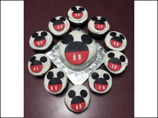 Mickey cupcakes