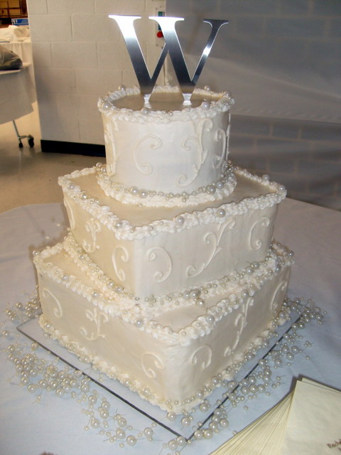 priest wedd cake