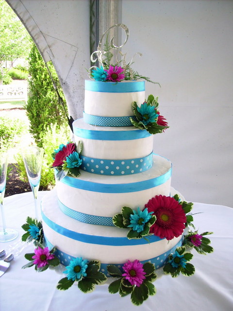 June Wedd Cakes 002