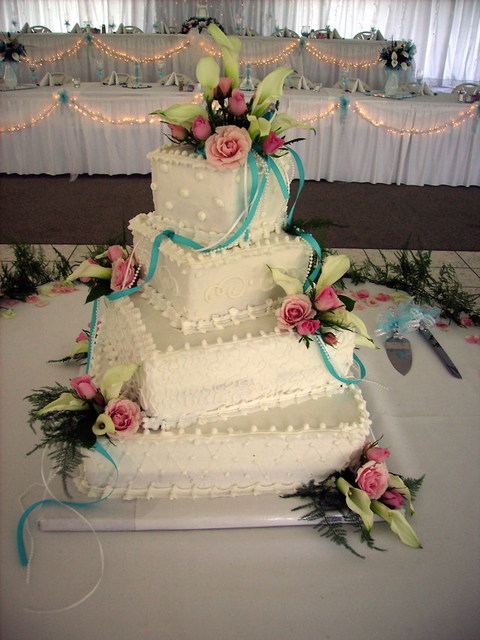 square wedd cake