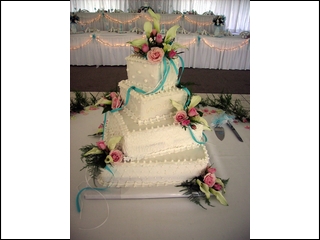 square wedd cake