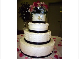 June Wedd Cakes 004